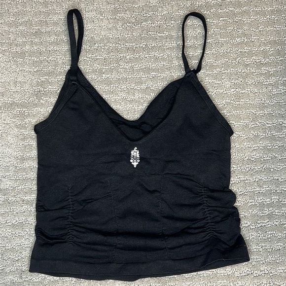 FREE PEOPLE | NWOT Good Karma Ruched Crop Tank in Black - Picture 6 of 6